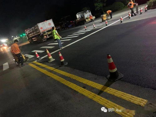 我為群眾辦實事丨錯峰施工 全力推進中心城區道路雙創維修工程